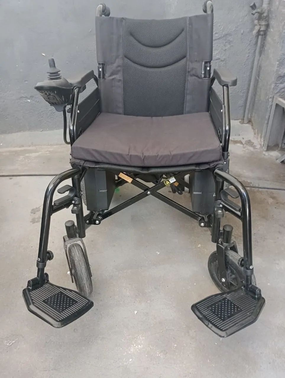 CADEIRA DE RODAS MOTORIZADA NOVA