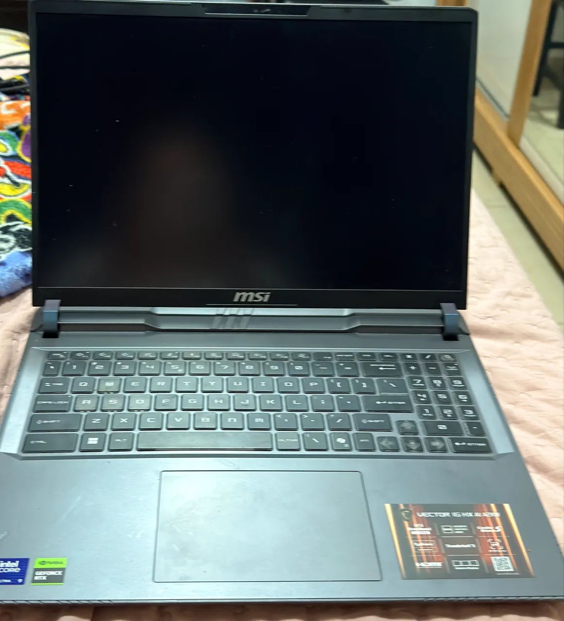 Notbook gamer e profissional MSI vector 
