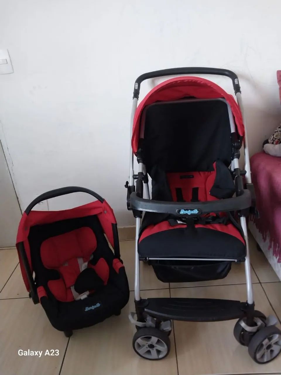 Carrinho de bebê + bebê conforto Burigotto 