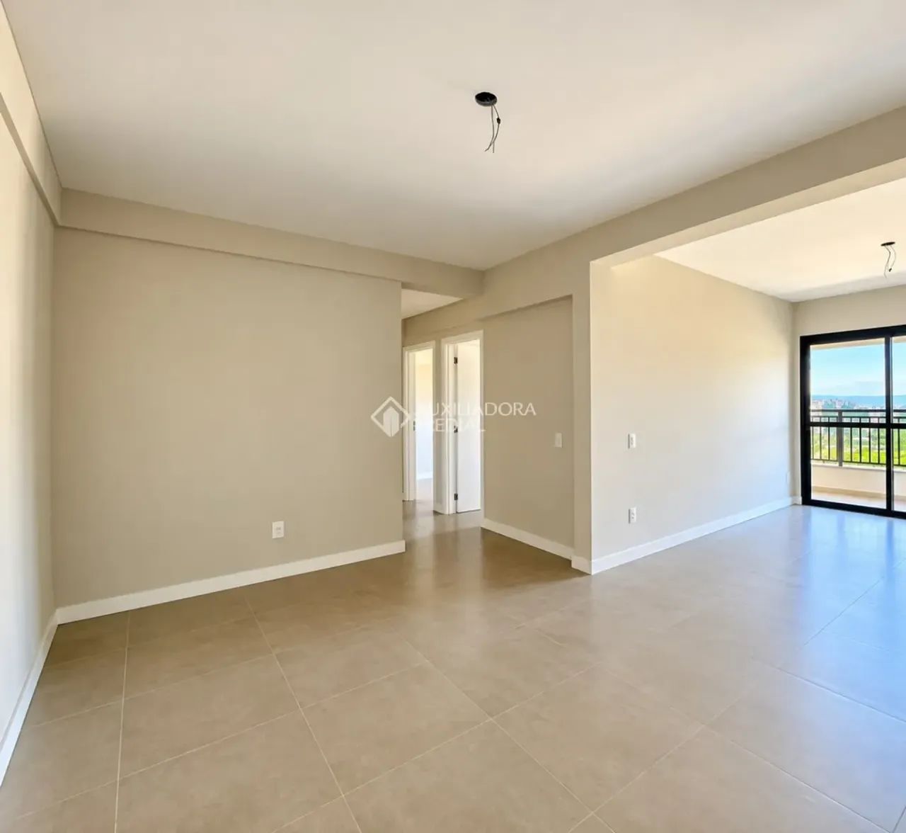 Apartamento com 2 dormitórios, suíte e sacada com churrasqueira no Jardim do Oriente - Foto 4