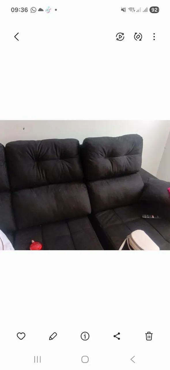 Sofá preto retrátil 