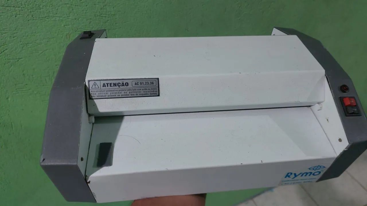 Laminadora e plastificadora