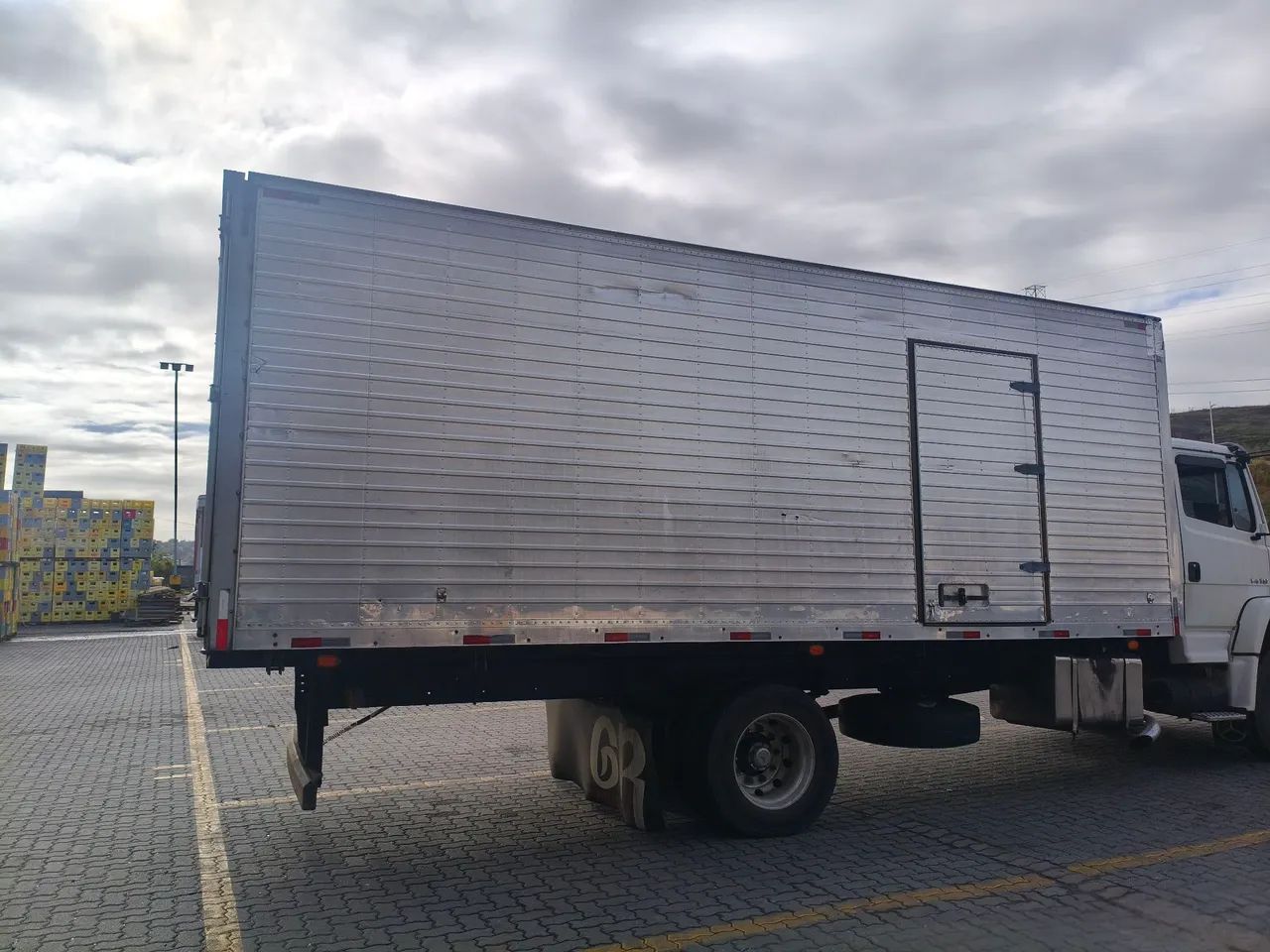 Vendo Baú de caminhão toco. - Foto 4