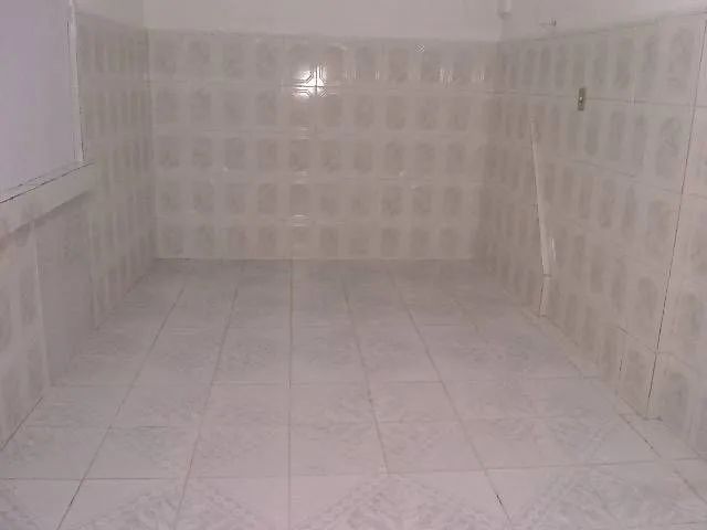 Aluga- se uma kitinete - Foto 2