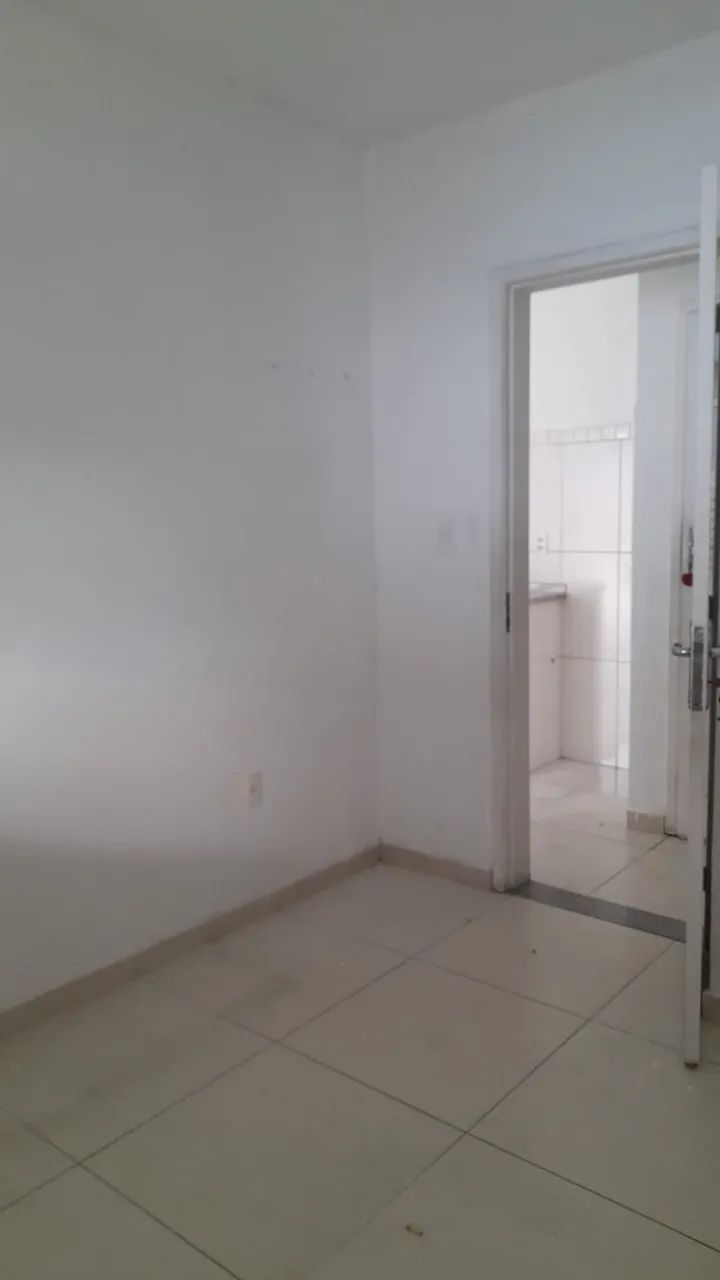 Aluga-se casa 1 quarto quintal independente - Foto 5