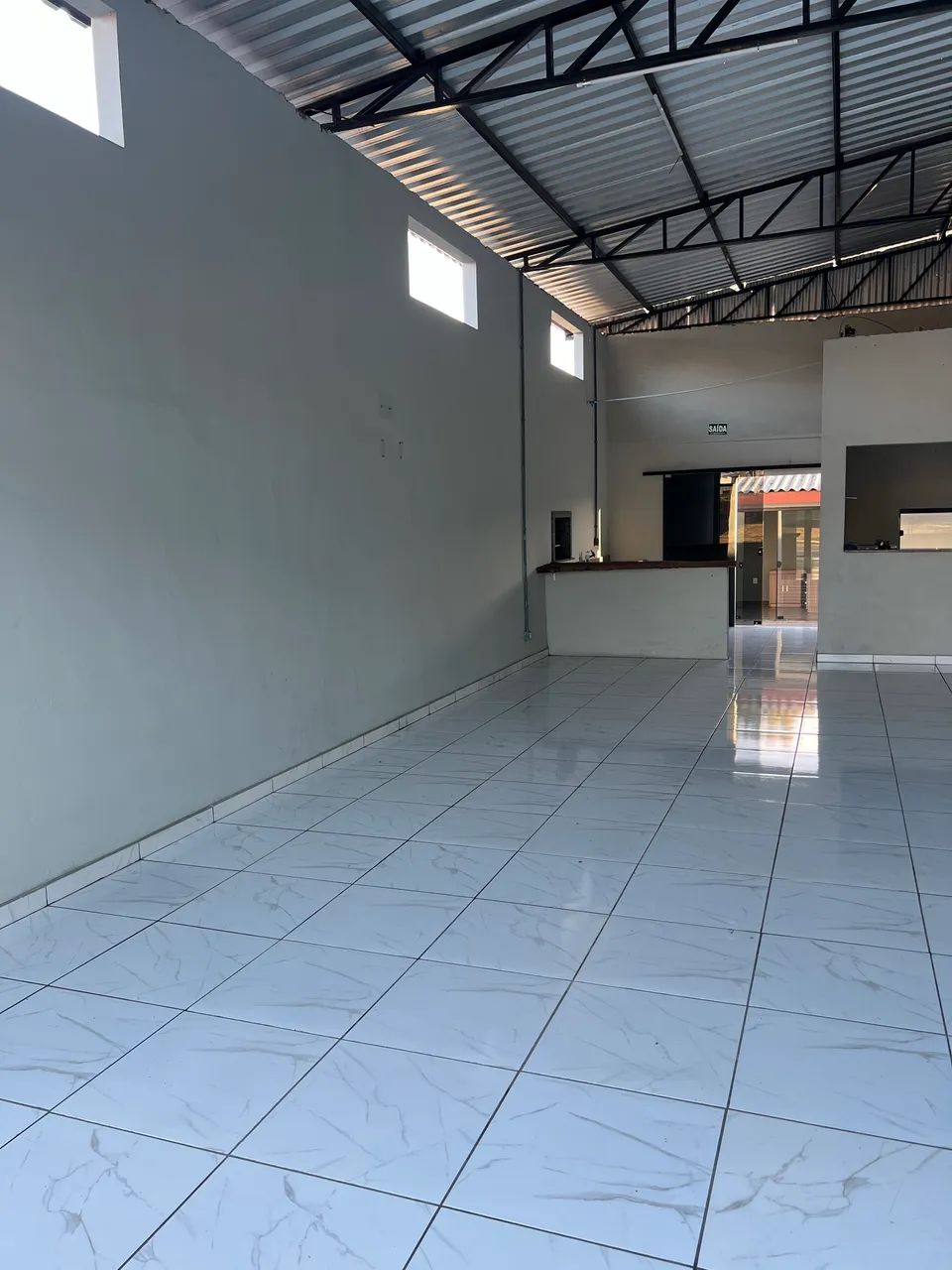 Sala comercial com casa - Foto 2