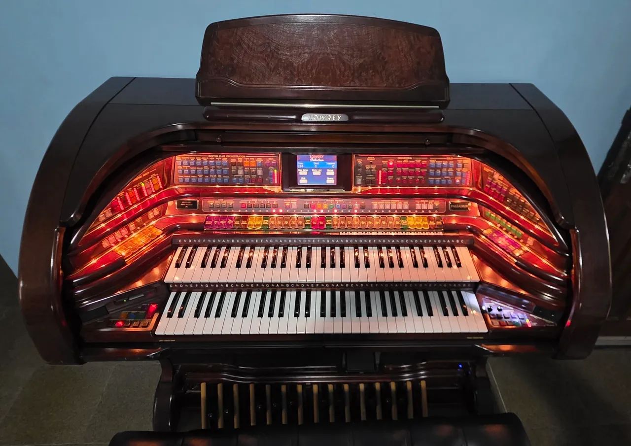 Órgão Eletrônico Lowrey Palladium