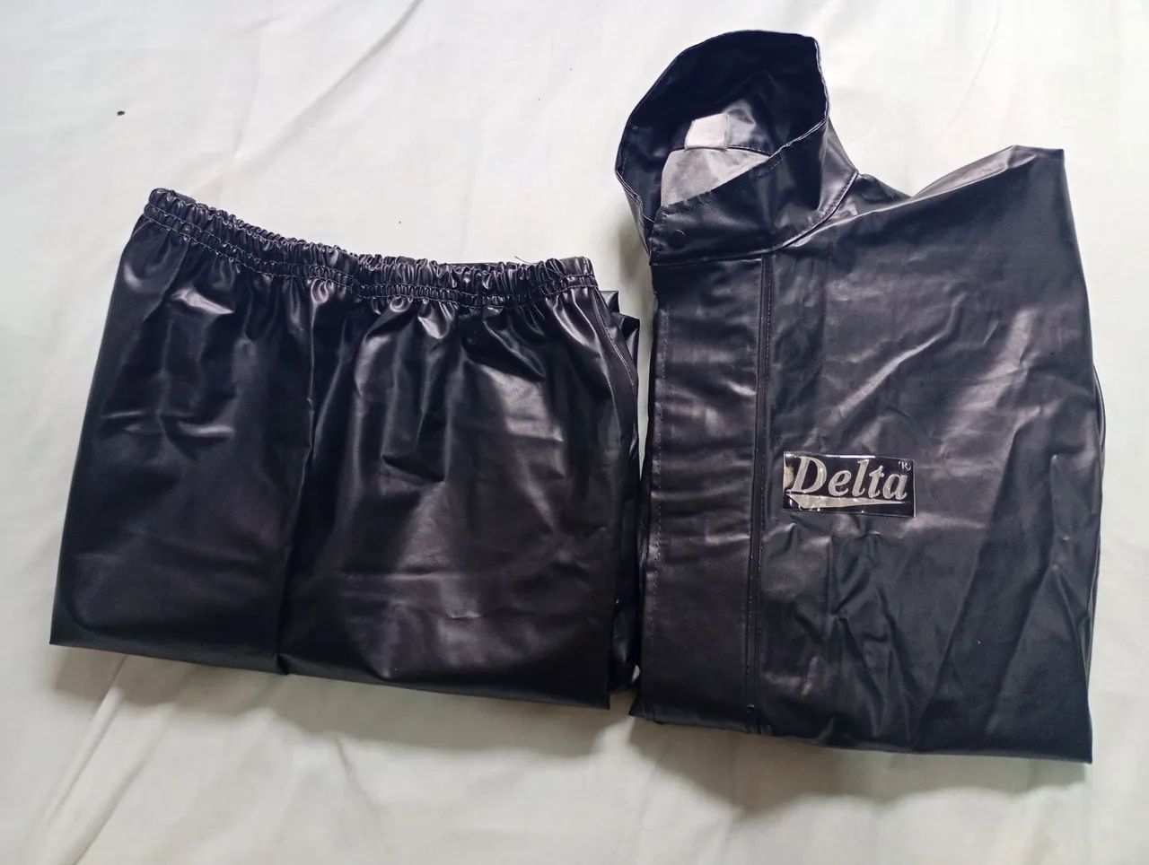 Capa de chuva da marca Delta original - Foto 4