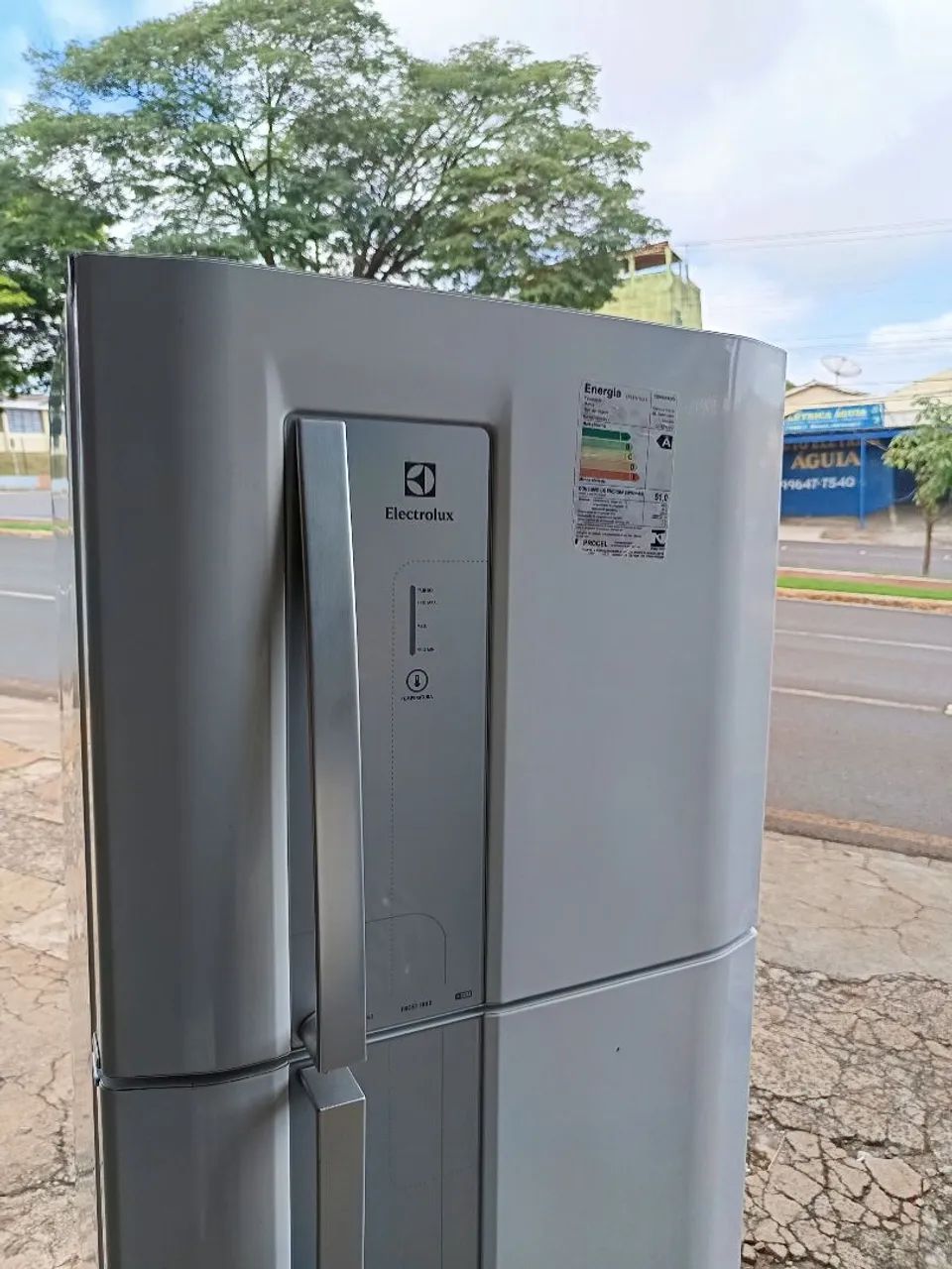 Vende Geladeira Eletrolux Frost Free duplex  382 litros  - Foto 2