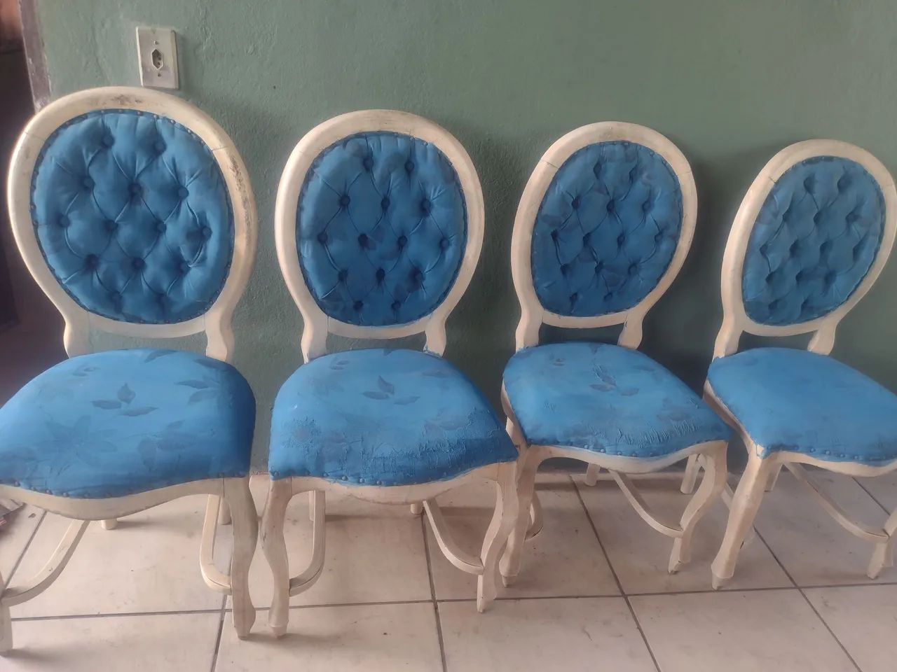 Cadeira medalhão para mesa de jantar