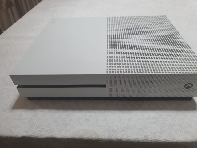 Xbox One S - Usado em perfeito estado CARTÃO 10X