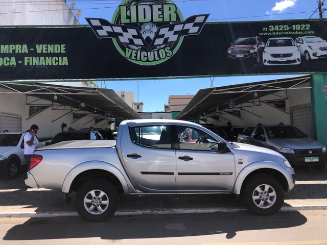 L200 TRITON 2.4 HLS   2015  