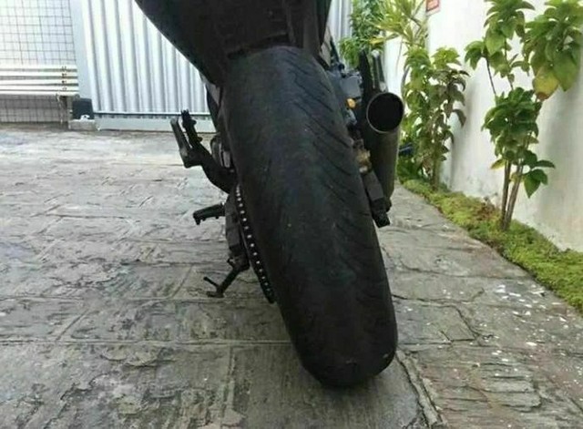 HONDA HORNET