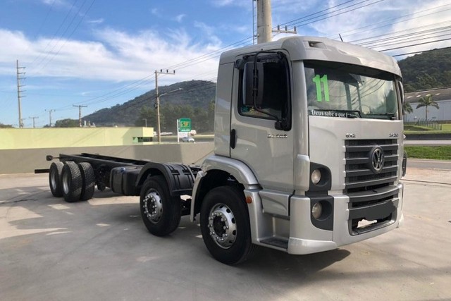 CAMINHÃO VOLKSWAGEN 24 250 11/11