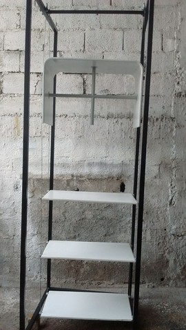 Arara suspensa close