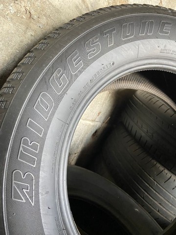 Pneus 265/60/18 Bridgestone Dueler h/t meia vida sem defeitos (não são riscados) - Foto 4