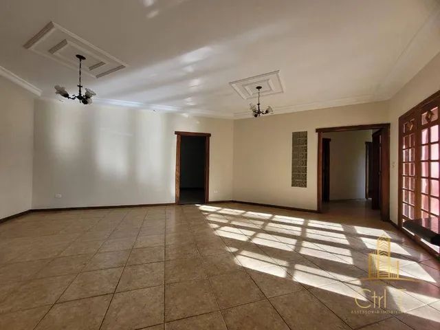 Casa com 3 dormitórios para alugar, 280 m² por R$ 6.850/ano - Chácaras Cataguá - Taubaté/S