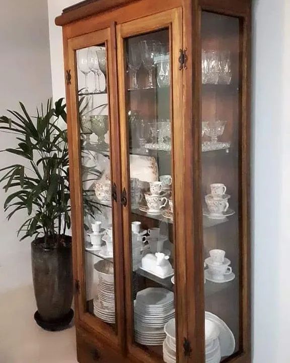 Cristaleira de madeira  - Foto 6