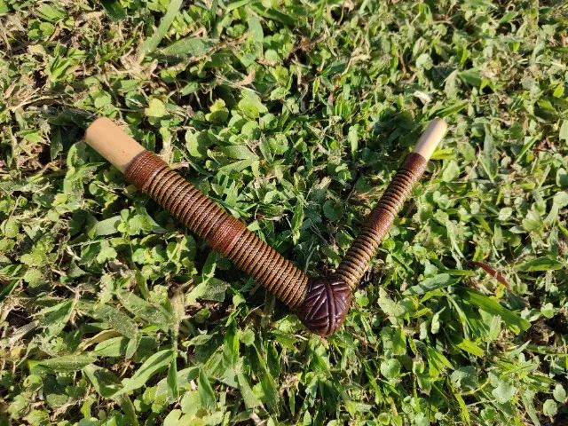 Tepi Aplicador Rapé Bambu Estilo V 30cm Marrom - Foto 2