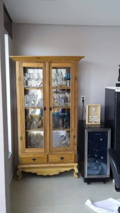 Cristaleira de madeira  - Foto 2