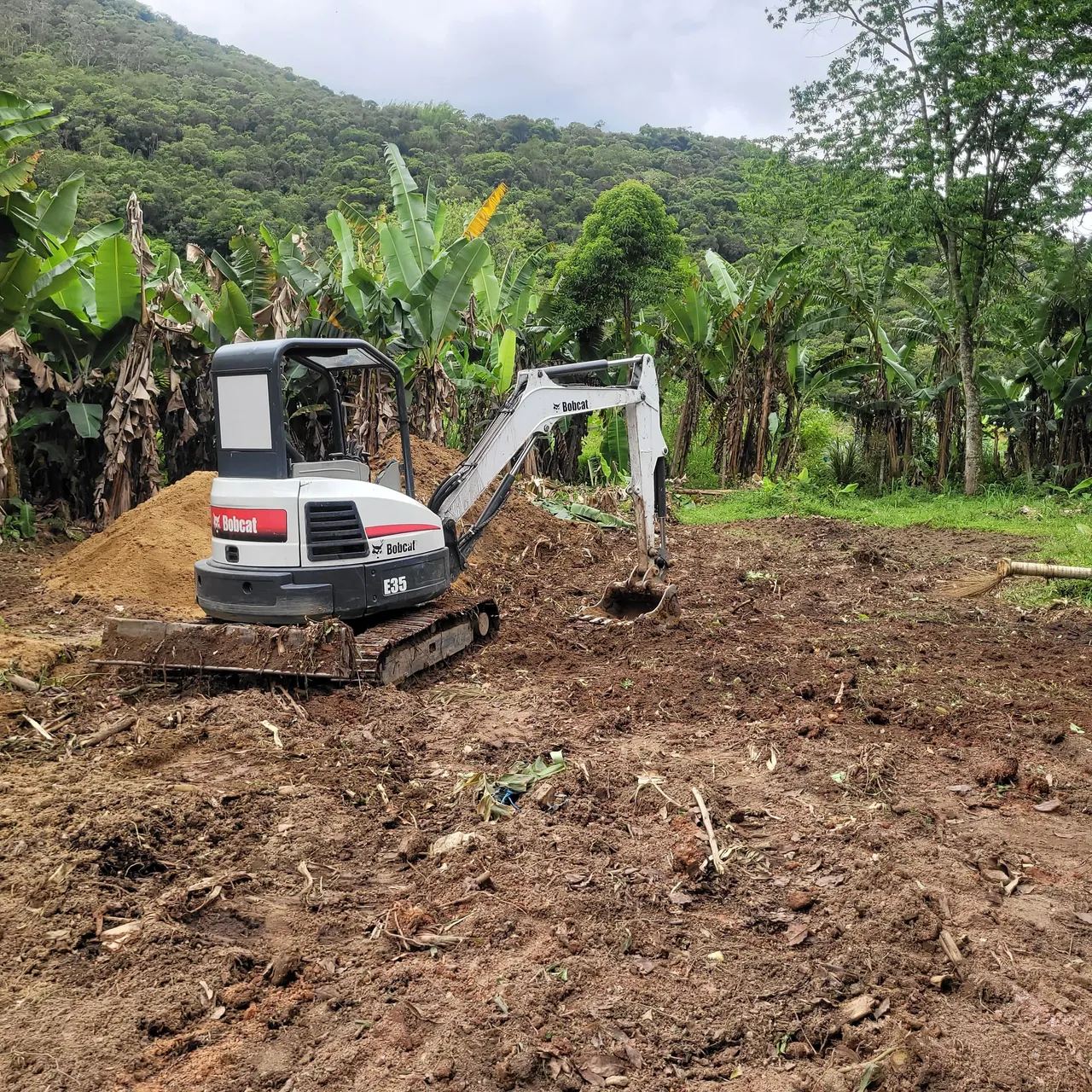 Locação de máquina para terraplanagem