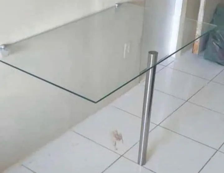 Mesa de Vidro com pé inox  - Foto 3