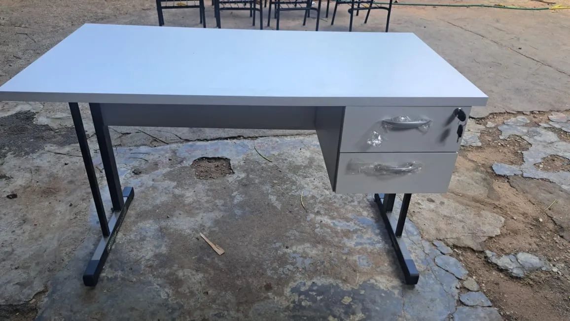 Mesa de escritório branca a partir de 220 - Foto 4