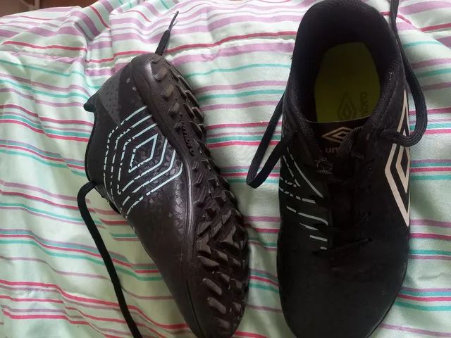 Chuteira umbro 2 pares número 32 - Foto 3