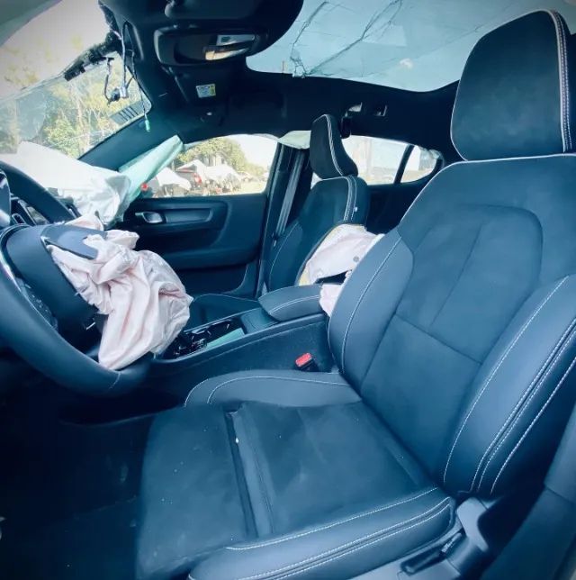 Sucata para retirada de peças Volvo c-40 8 ultimate 2023 - Foto 5