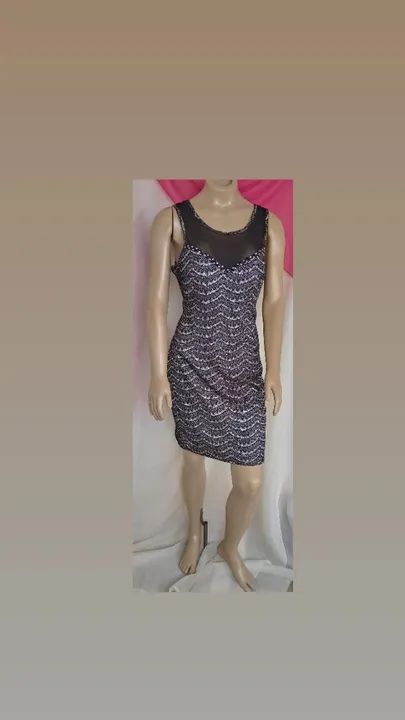 VESTIDO SOCIAL EM MALHA C/BRILHO E PEDRAS - Foto 2