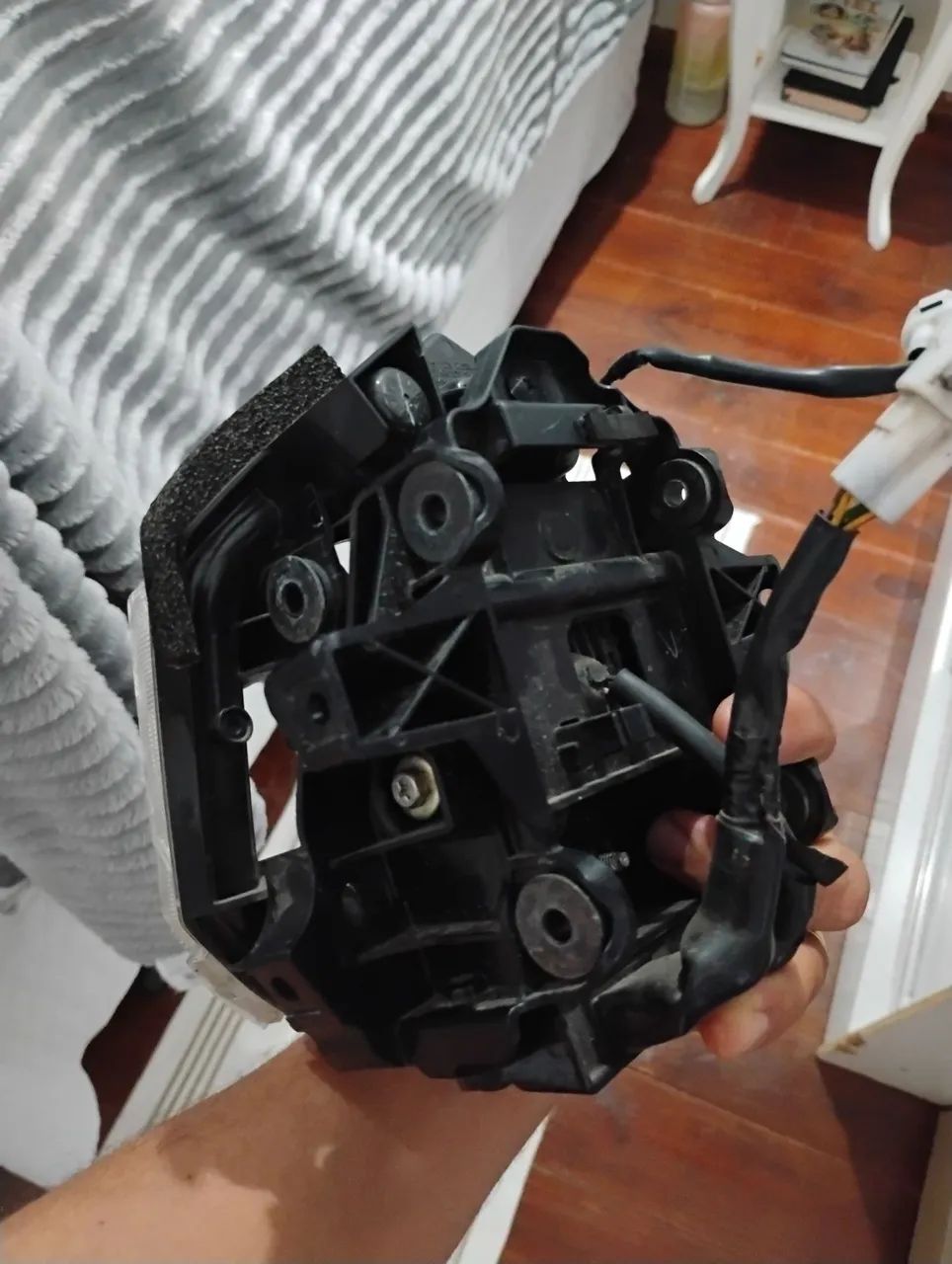 Barbada do dia.. farol da crosser 2024 com uma pequena avaria.  Watts * - Foto 4