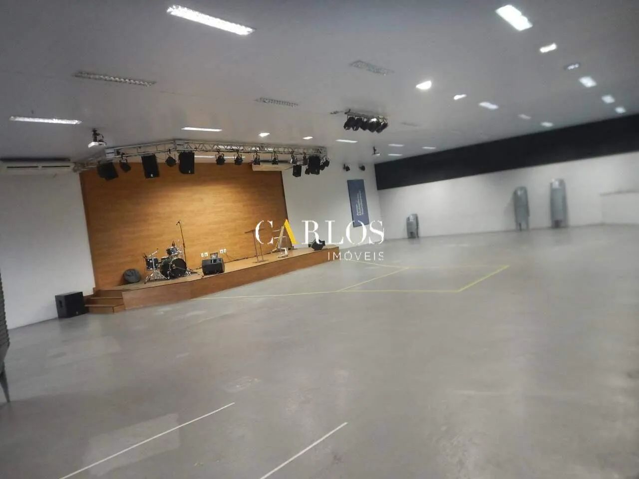 Galpão com acabamento primoroso mais casa comercial! - Foto 2