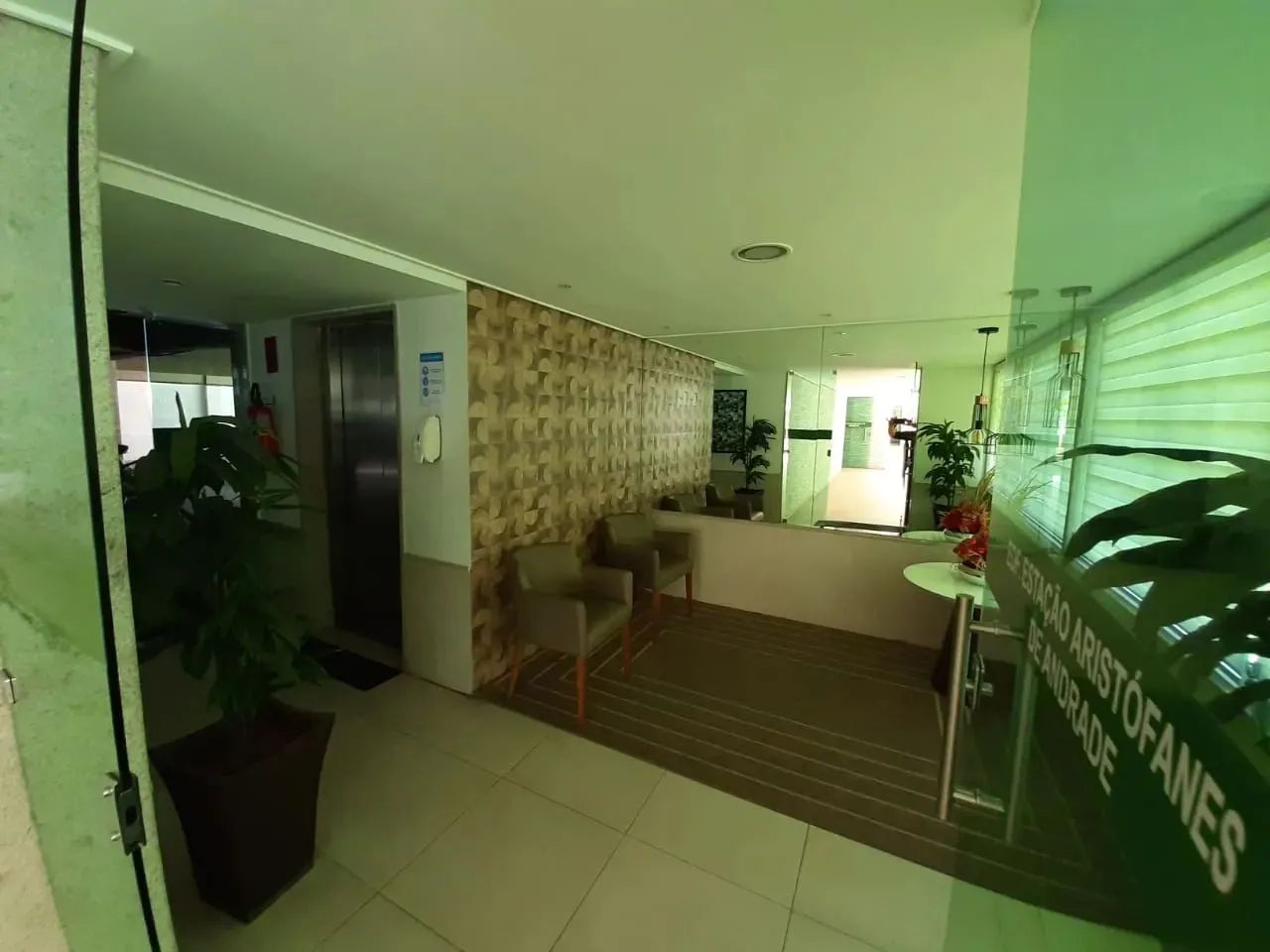 Alugo apartamento com 03 quartos, suíte e 01 vaga em Ponto de Parada - Recife - PE - Foto 3