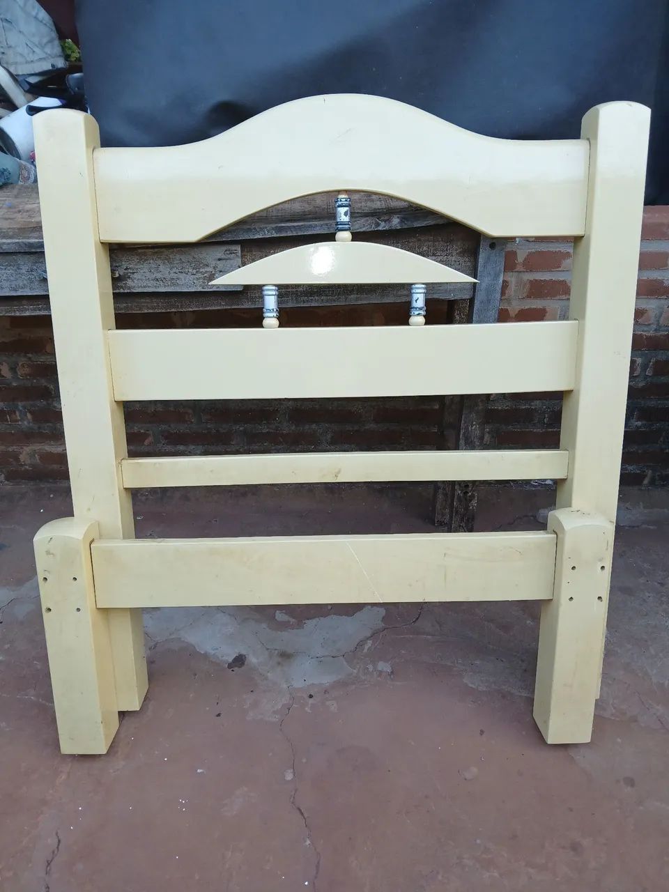 Single bed with mattress