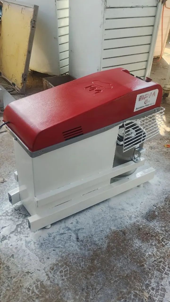 Batedeira planetária 18 litros<br>Voltagem 220 MPM - Foto 2