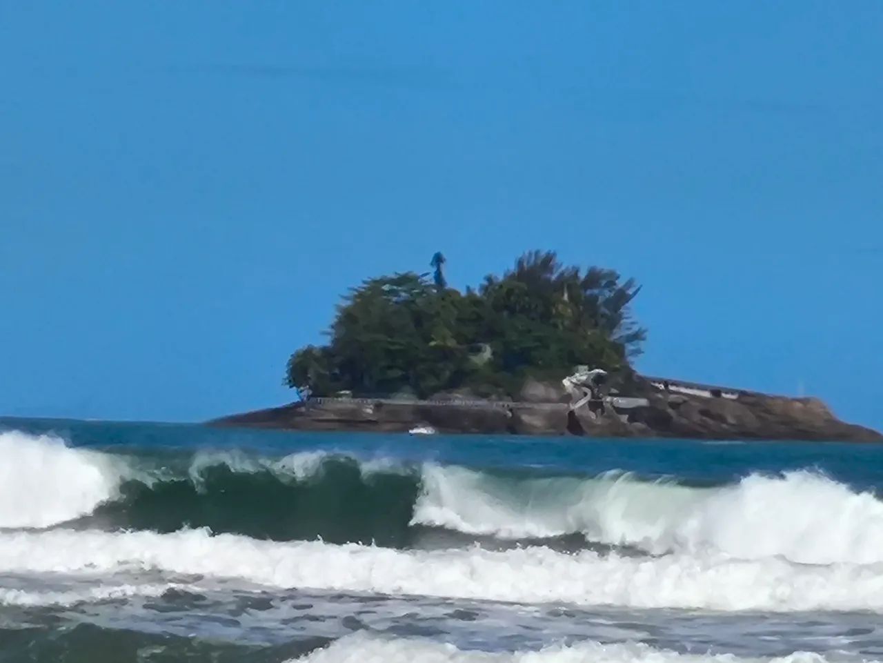 Alugo - Casa mobiliada em Guarujá - Foto 14