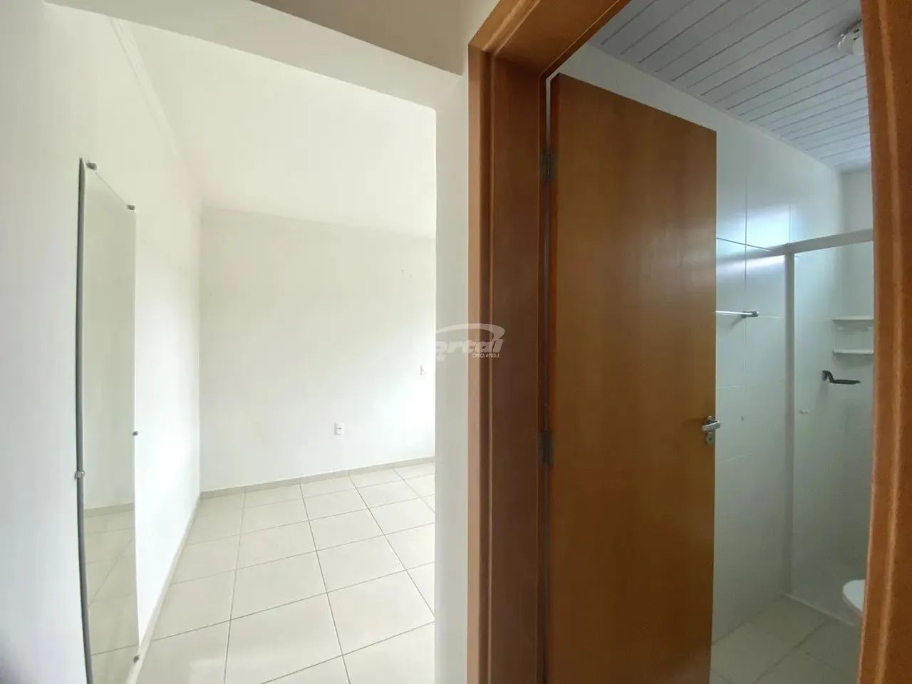 Imóvel com aproximadamente 72m², contendo 02 dormitórios, sendo 01 suíte, sala de estar co - Foto 2