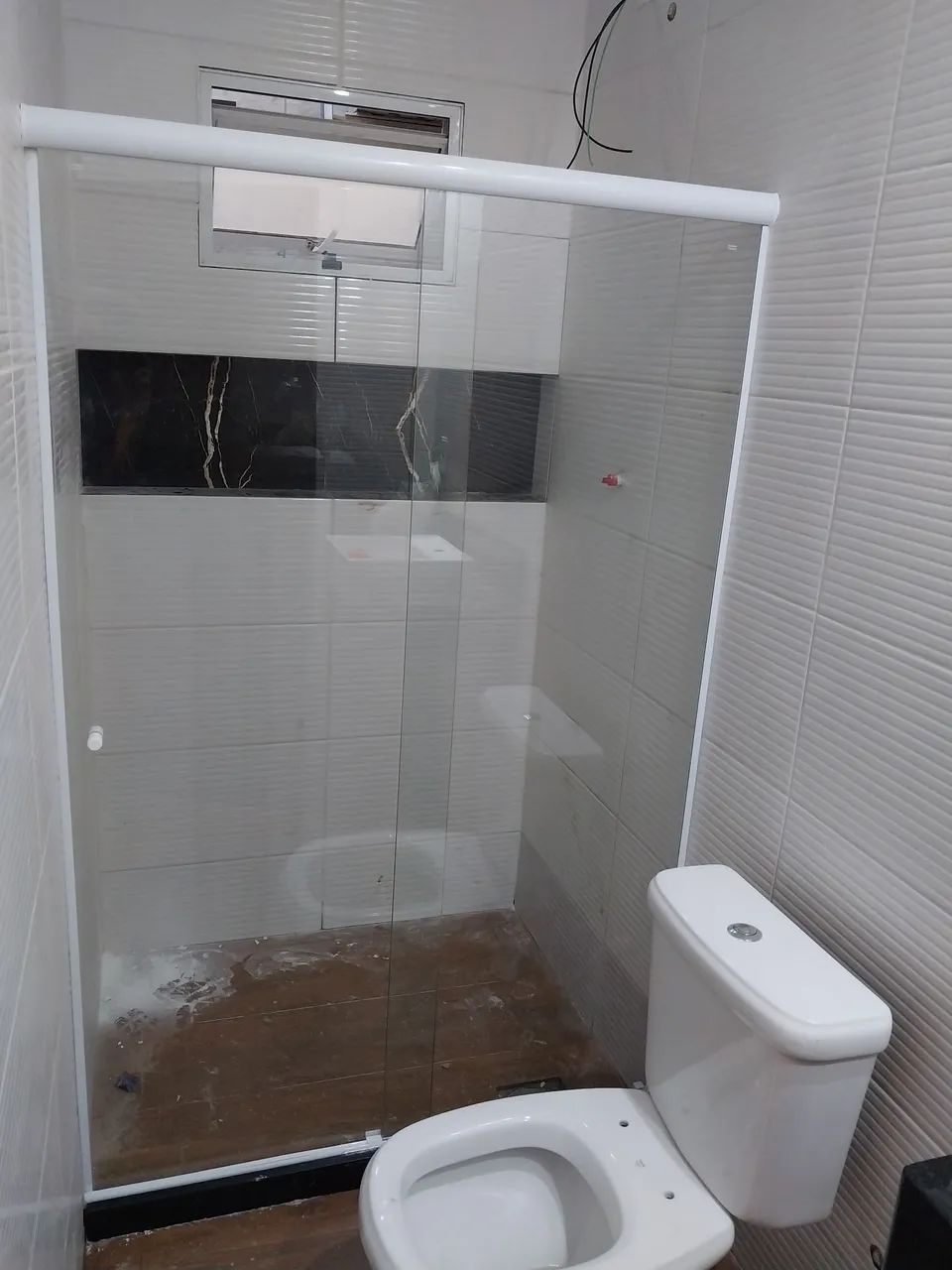 Shower enclosure64330444539779122