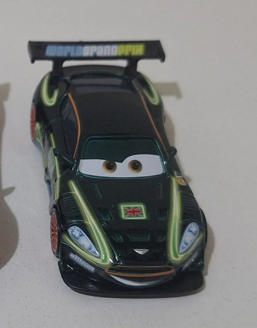 Carro Disney Pixar do Filme Carros 2