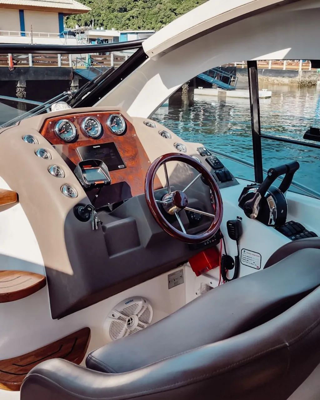 Triton 370 HT ano 2020 com 2 x Mercruiser 300 Hp - não Phantom Focker sessa - Foto 3
