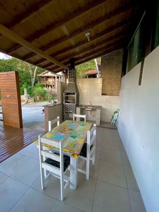 Casa na PRAIA DO ROSA com piscina - Foto 2