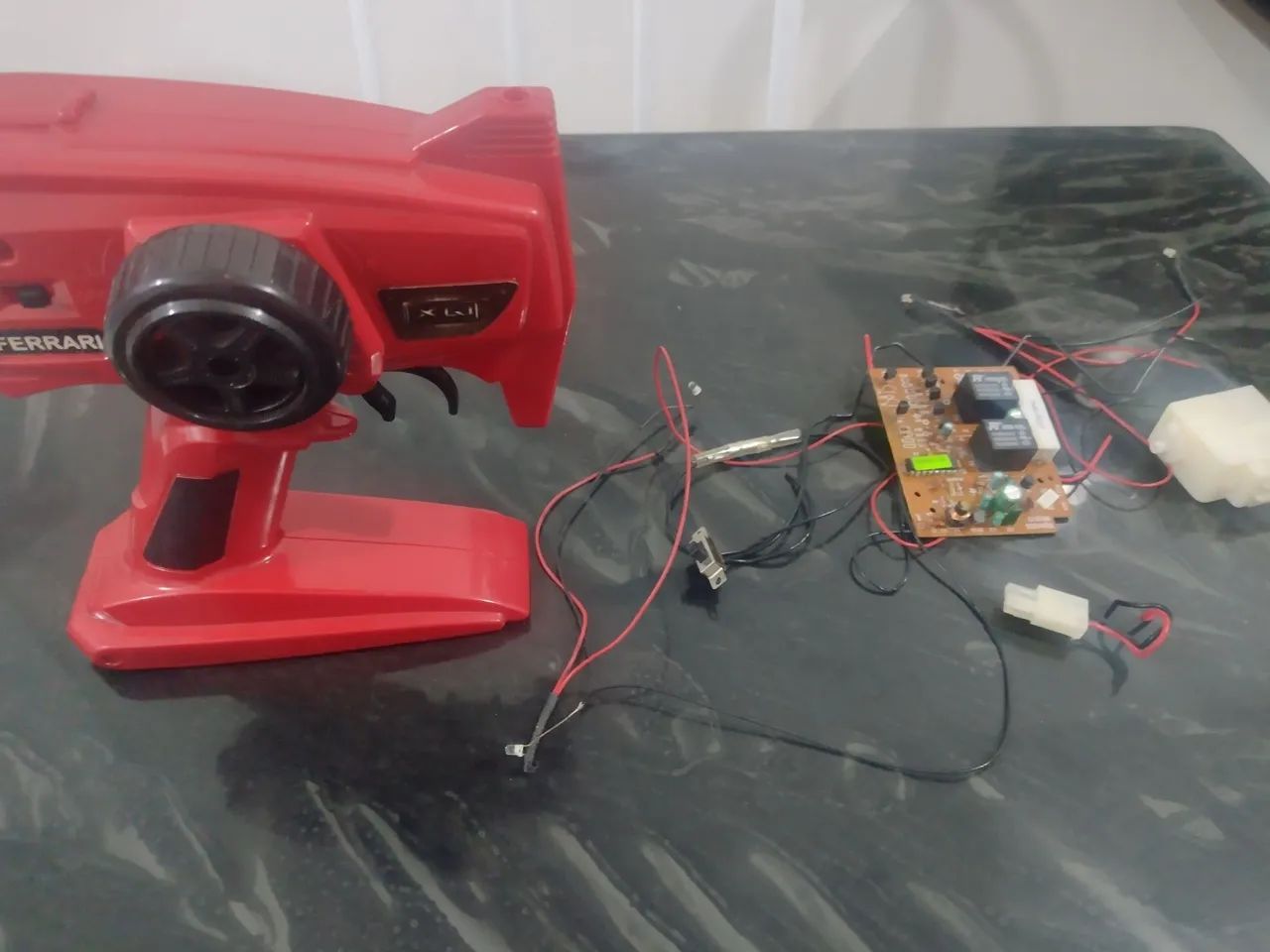 Rádio controle remoto para carrinho Ferrari - Foto 3