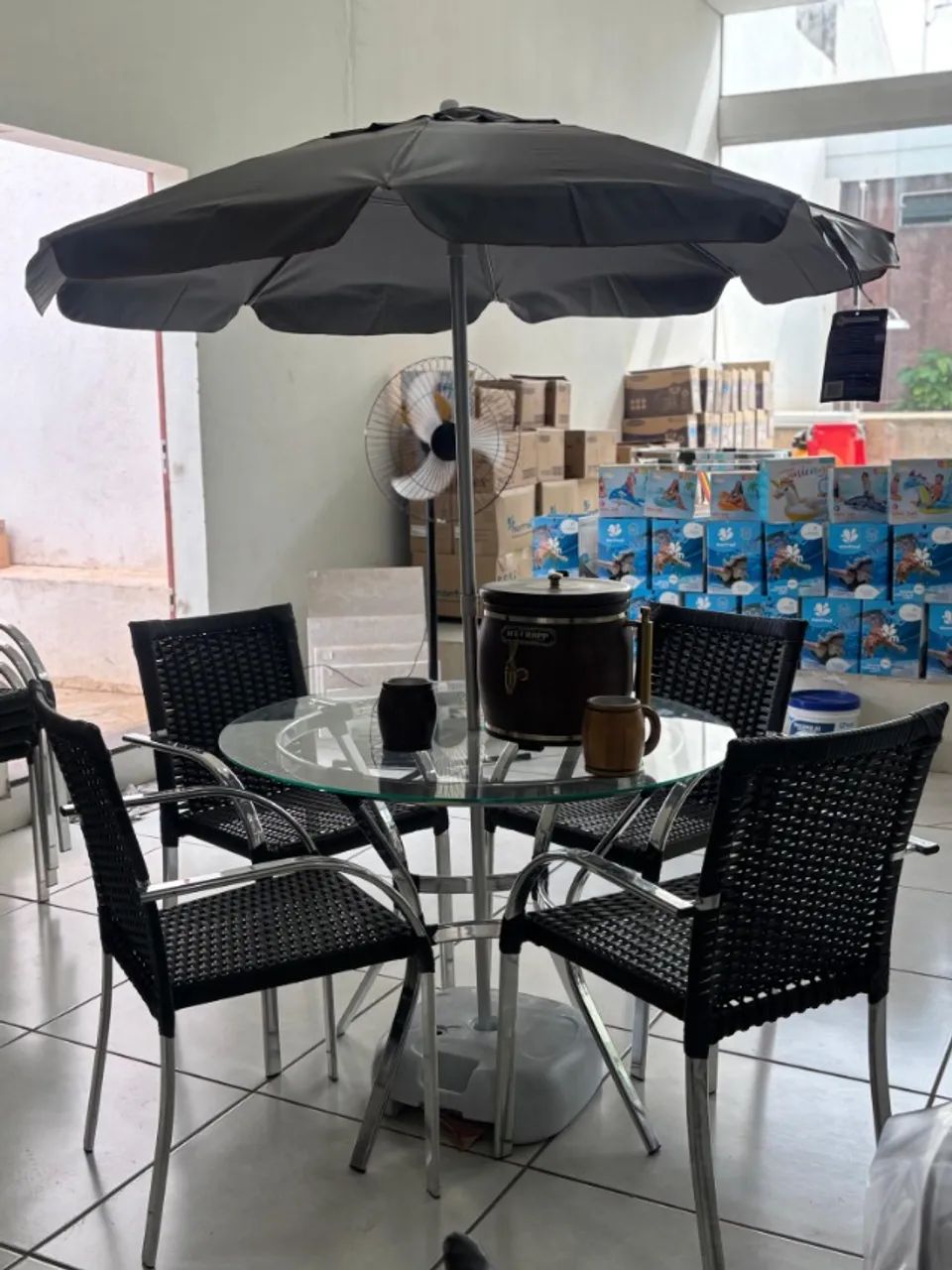 MESA DE CENTRO/VIDRO COM  4 CADEIRAS