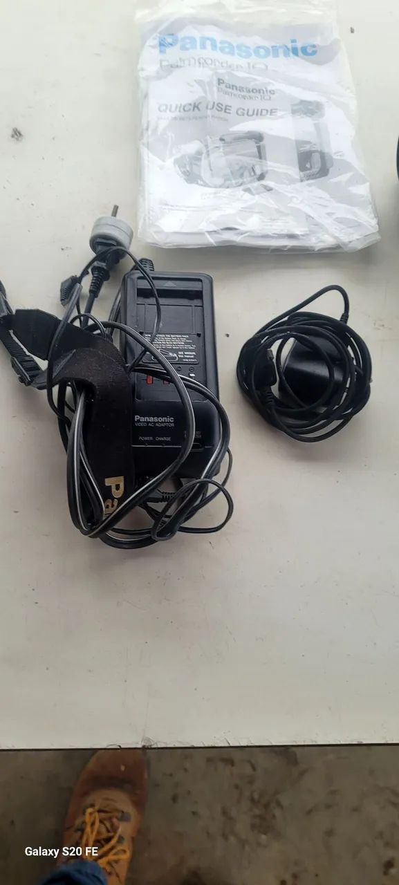 Filmadora Panasonic Palmcorder IQ - X12 Zoom - Foto 2