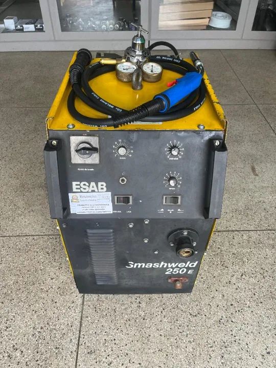 Maquina de Solda Mig Smasheld 250 Esab Trifásica (Usada)