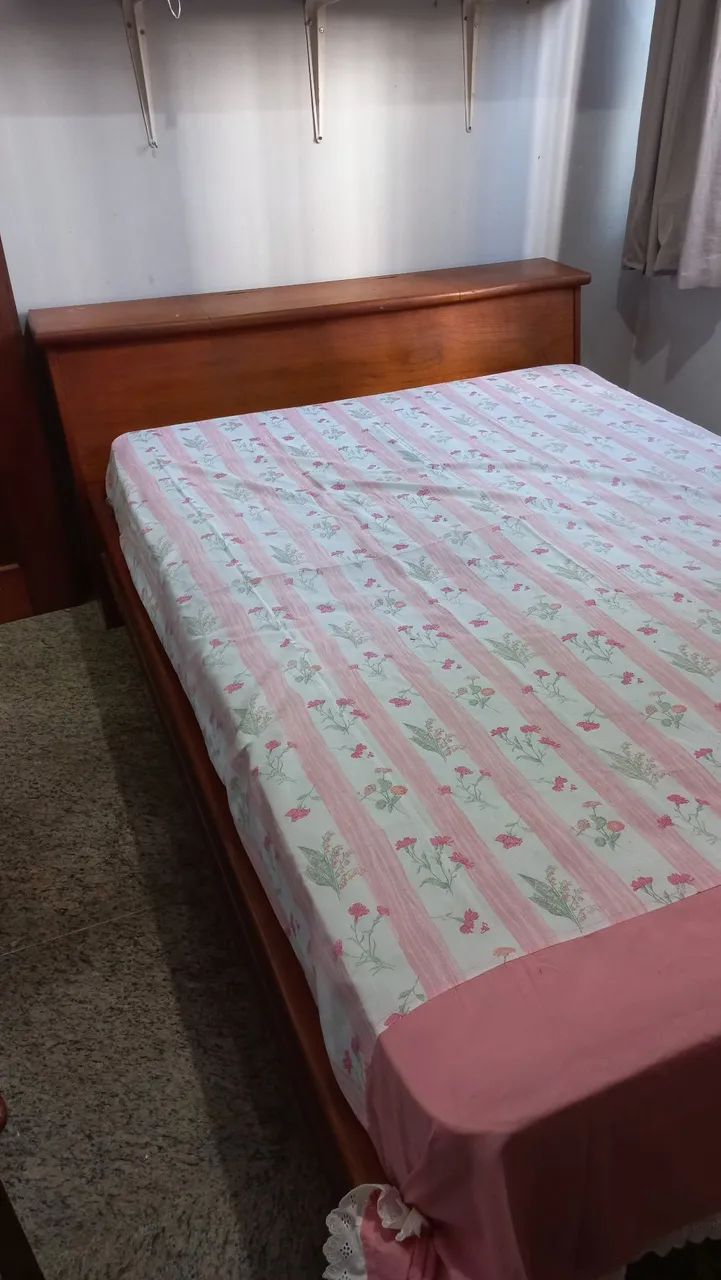 Selling 1 double bed-chest made of hardwood (cedar)