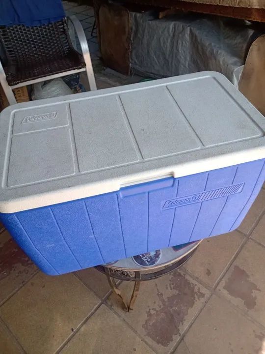 Caixa térmica cooler Coleman 