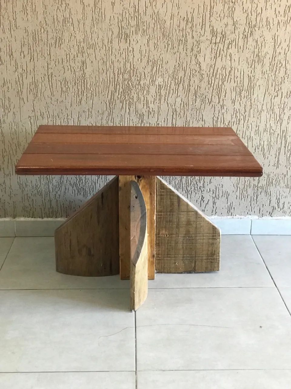 Mesa de rústica em madeira