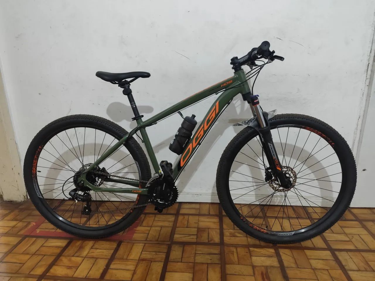 Bicicleta OGGI Aro 29 - Mountain Bike