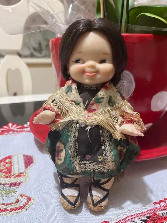 Linda boneca Vintage em perfeito estado